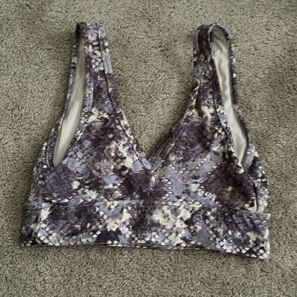 Jessica Simpson Heather Purple Snake-Print Keyhole Mikie Sports Bra Size Medium